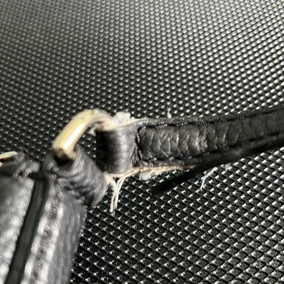 ⭐️ KATE SPADE Black Leather crossbody purse ⭐️ - Picture 5 of 9